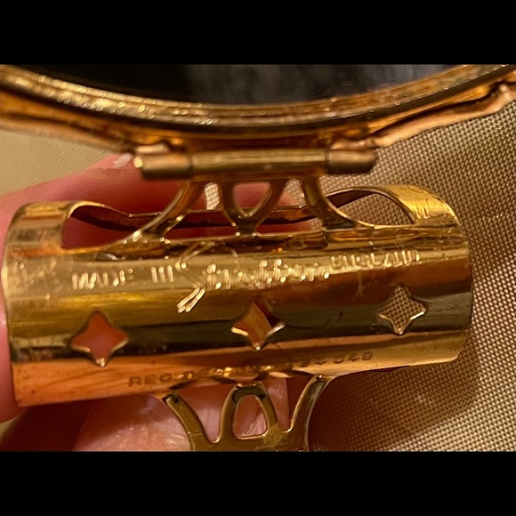 VINTAGE RING GOLD TONE / LIPSTICK HOLDER - Picture 7 of 8